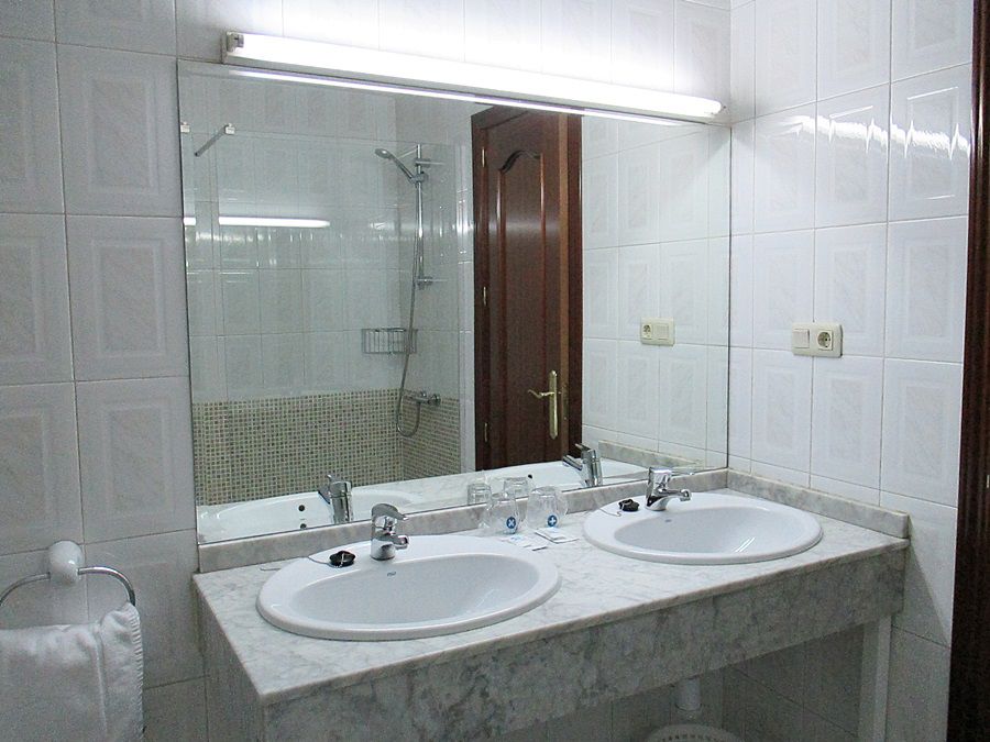 Hotel Perales Талавера-де-ла-Рейна Екстер'єр фото