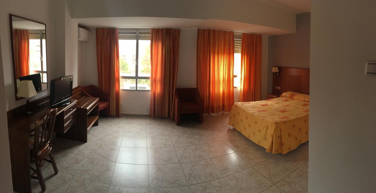 Hotel Perales Талавера-де-ла-Рейна Екстер'єр фото